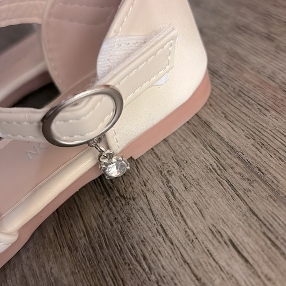 NIB [Shein] Pearl Rhinestone Princess Dressy Flats in Cream Girls EU 25 / US 8.5 - Picture 7 of 12